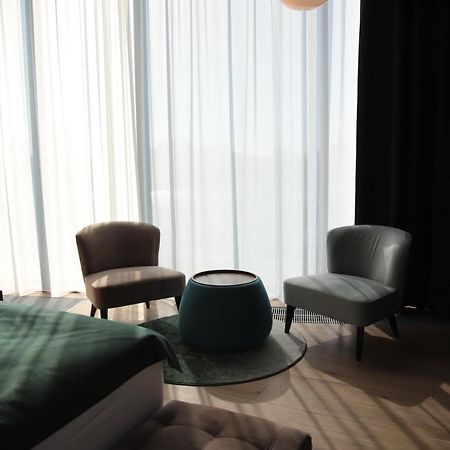 The Veil Hotel أستانا المظهر الخارجي الصورة A room at the hotel