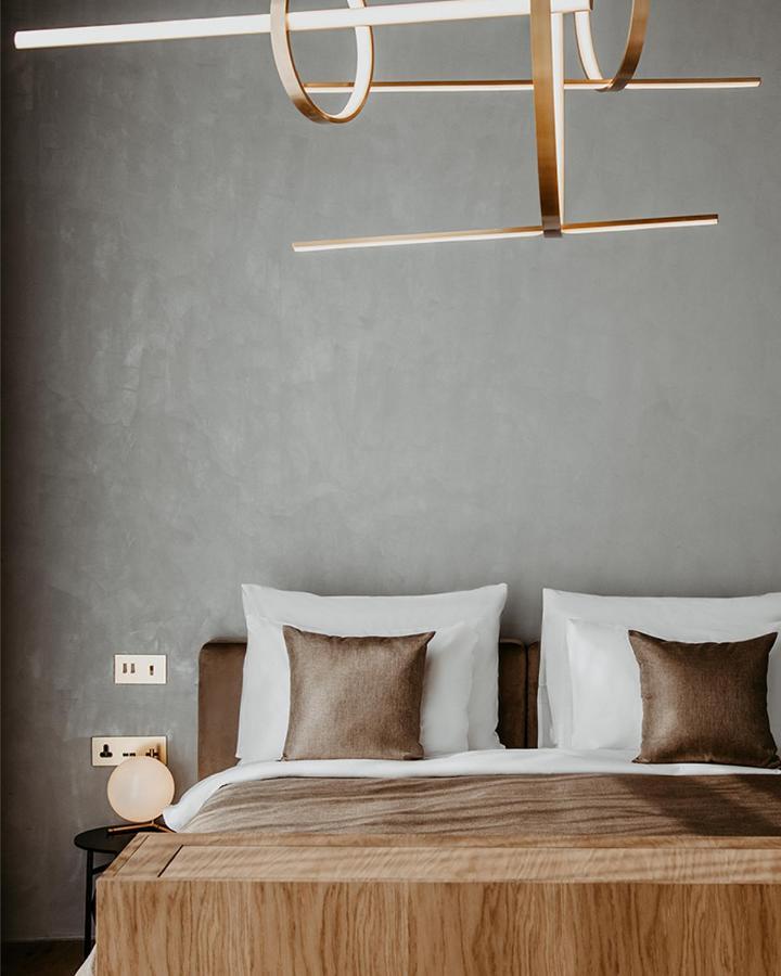 The Veil Hotel أستانا المظهر الخارجي الصورة A wall mounted light